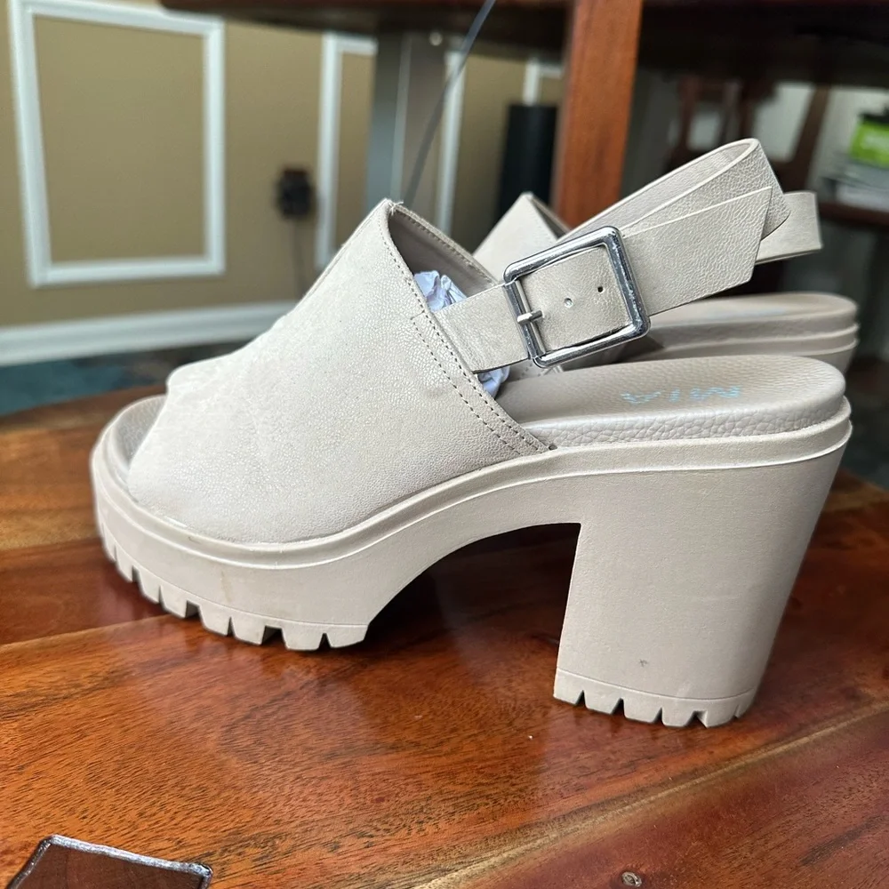 MIA Women's Tan Platform Sandals